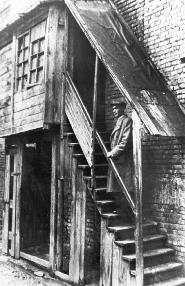 Berl Szerszenewski at the head of the stairs leading to the headquarters of the FPO (United Partisans Organization) in the Vilnius ghetto